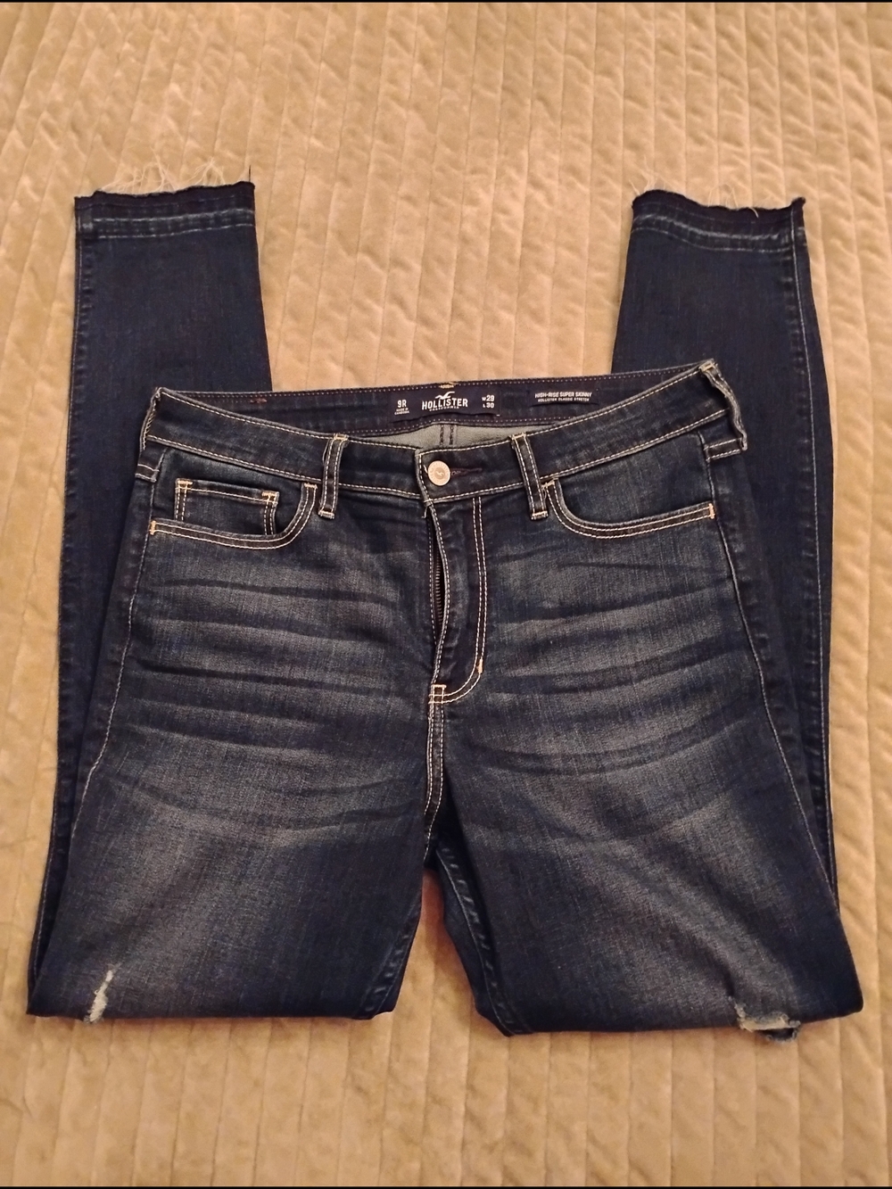 Hollister Women’s Dark Wash Skinny Jeans - Navy Blue
